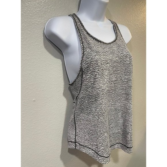 Lululemon tank top size 2 - Picture 8 of 9
